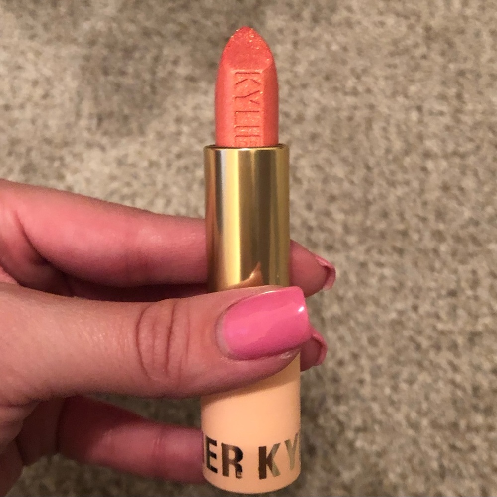 Kylie Jenner Matte Lipstick